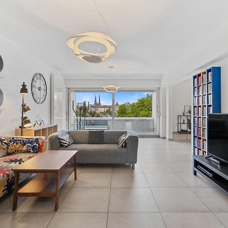 Central Lux 2Br Apt With City Views & Balcony Люксембург Экстерьер фото