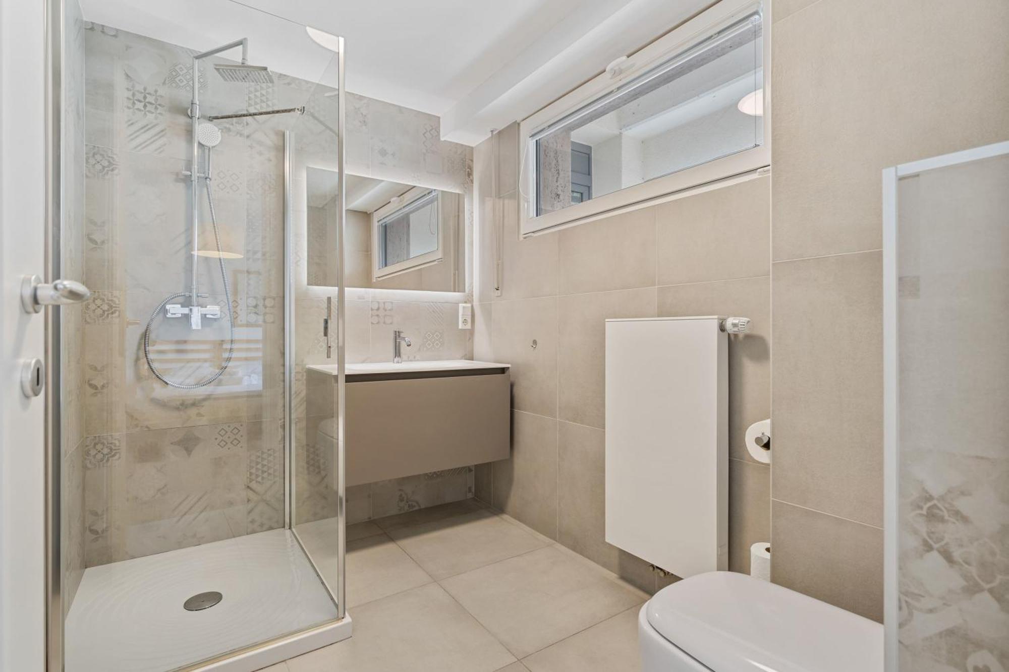 Central Lux 2Br Apt With City Views & Balcony Люксембург Экстерьер фото