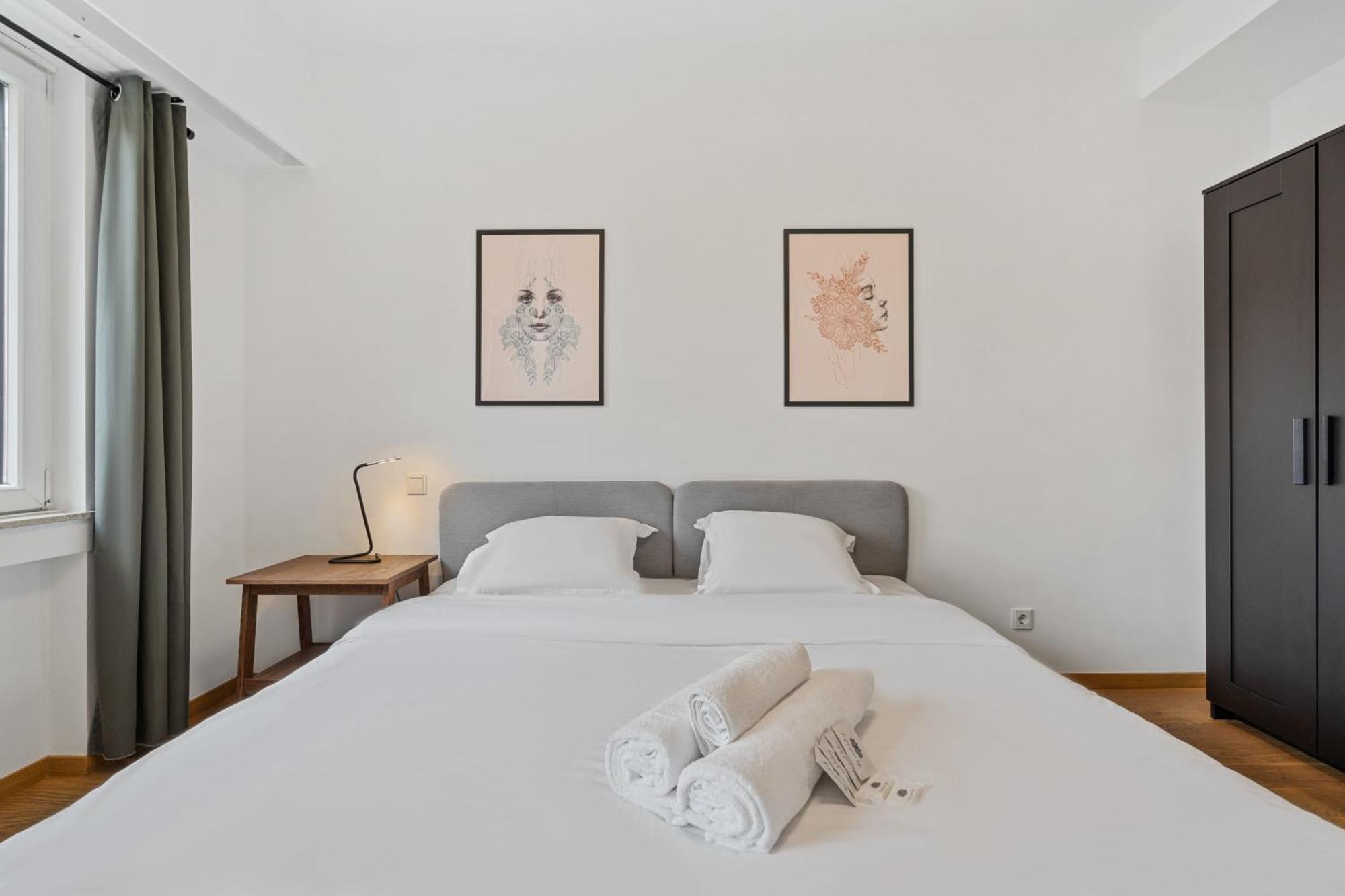 Central Lux 2Br Apt With City Views & Balcony Люксембург Экстерьер фото