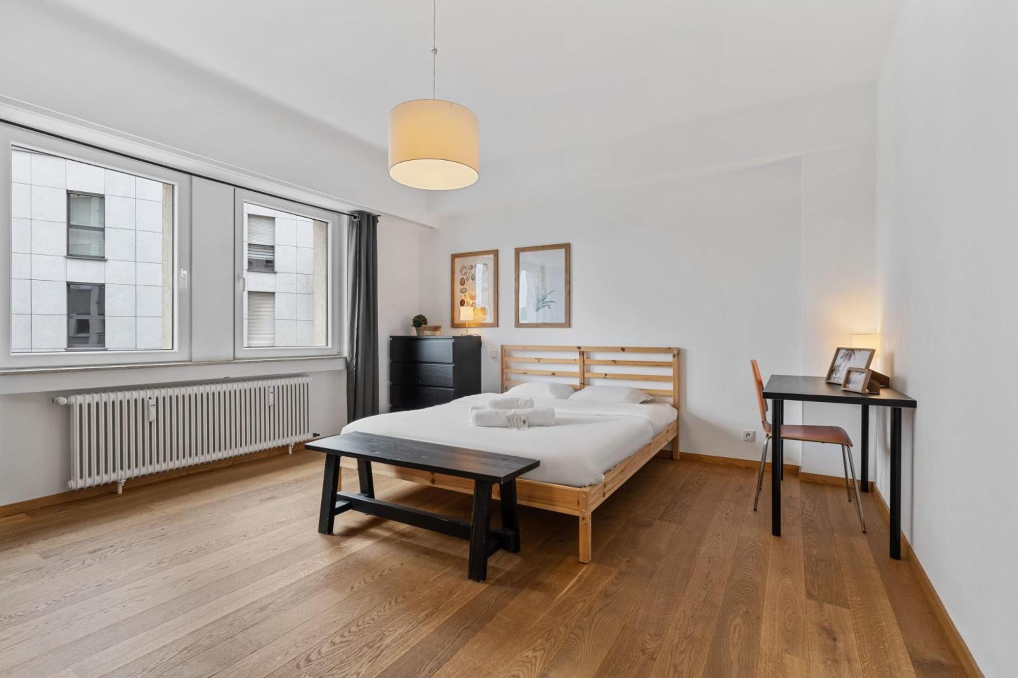 Central Lux 2Br Apt With City Views & Balcony Люксембург Экстерьер фото