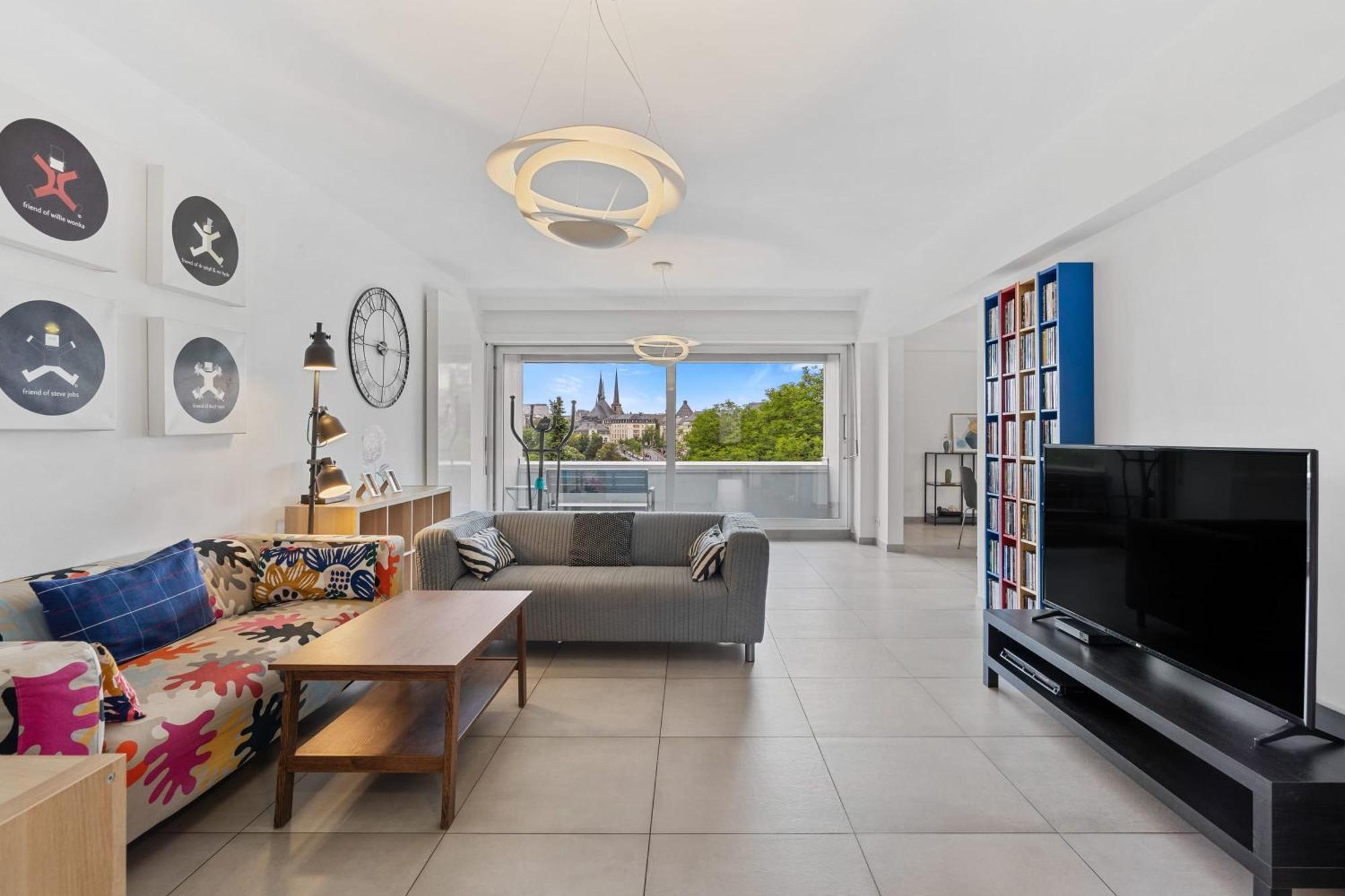 Central Lux 2Br Apt With City Views & Balcony Люксембург Экстерьер фото